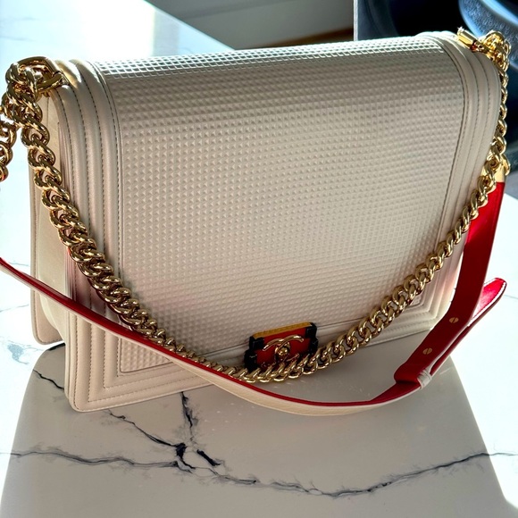 Chanel Bag! Excellent condition - Picture 13 of 13